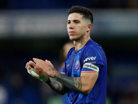 Viễn cảnh Fernandez trở thành tân binh đầu tiên của Mourinho ở Real