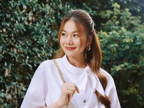 Siêu mẫu Thanh Hằng: 'Diễn thời trang thì phải chỉn chu nhưng với điện ảnh, tôi không ngại xấu'