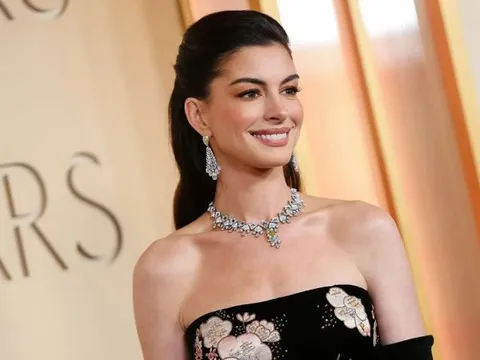 Lời thú nhận của Anne Hathaway về chuyện phẫu thuật thẩm mỹ