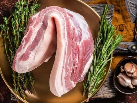 Giá heo hơi hôm nay 27/5: Miền Bắc ổn định, giảm nhẹ tại miền Trung và miền Nam, dao động từ 67.000 đến 70.000 đồng/kg