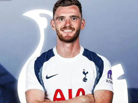 Huyền thoại Liverpool bất ngờ gia nhập Tottenham
