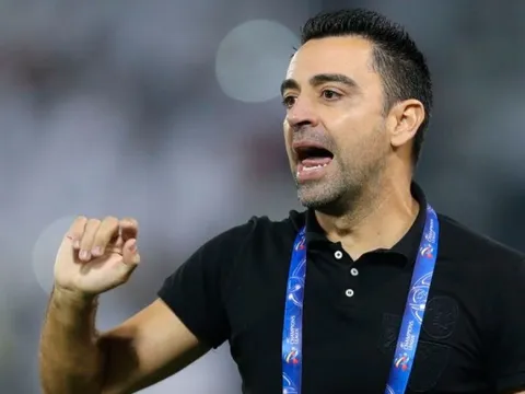 Xavi cùng huyền thoại La Liga đấu dàn sao Việt Nam
