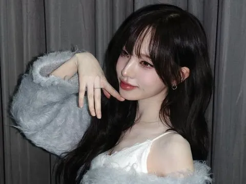 Liz (IVE) 'đốn tim' người hâm mộ với loạt ảnh xinh như búp bê