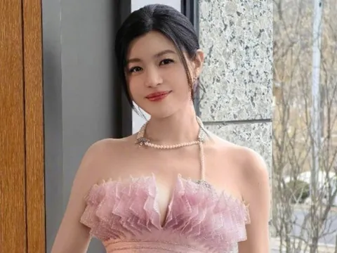 Tình trạng của Trần Nghiên Hy sau khi phải khâu 12 mũi vì đứt gân gót chân