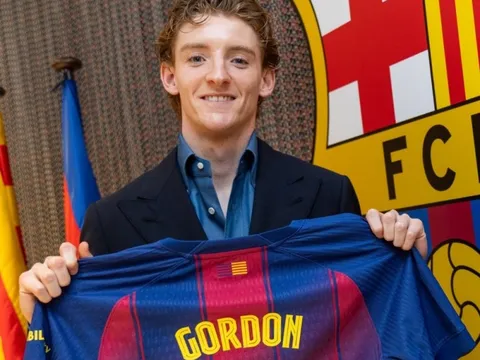 Barca công bố 'bom tấn' Gordon