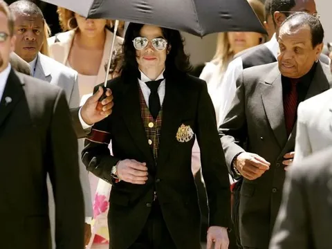 Con gái Michael Jackson tiếp tục cuộc chiến pháp lý giành quyền kiểm soát di sản