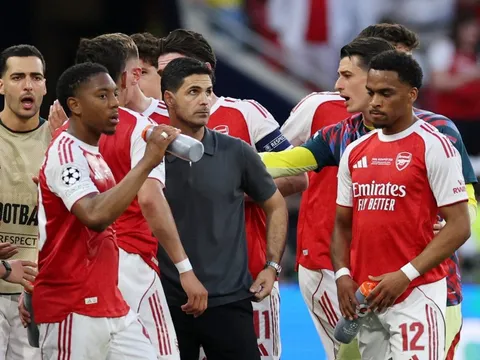 Arsenal lập kỷ lục doanh thu Champions League