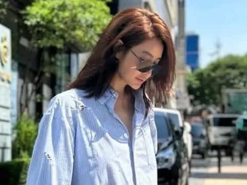 'Nữ hoàng gợi cảm xứ Hàn' Kim Hye Soo gây sốt với nhan sắc tựa như gái đôi mươi