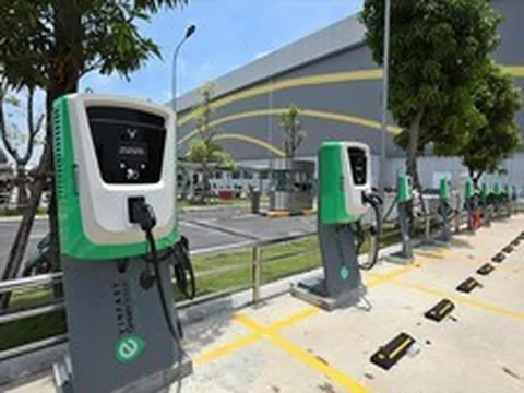 Lắp bổ sung trạm sạc điện trên cao tốc Bắc-Nam