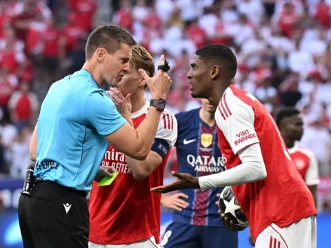 Lý do Arsenal mất quả phạt góc cuối hiệp 1 chung kết Champions League