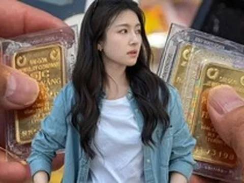 Mua vàng hay gửi tiền ngân hàng?