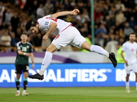 Ngôi sao số một Iran mất suất dự World Cup
