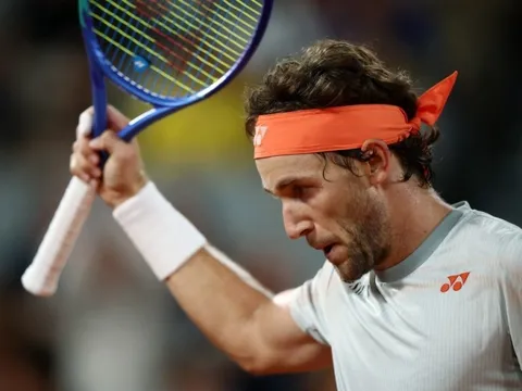 Ruud tiếc nuối vì quyết định gây tranh cãi ở Roland Garros