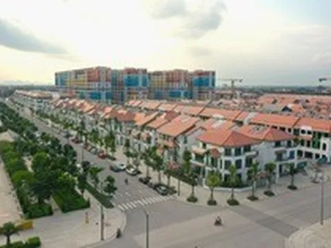 Nhà phố Sun Urban City chuẩn bị bàn giao, hưởng “lộc” từ đại lộ lễ hội đông nghịt khách
