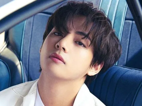 V (BTS) vui mừng trước màn tái hợp của thần tượng sau 15 năm