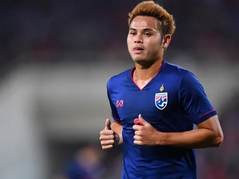 Huyền thoại Thái Lan áp sát Messi