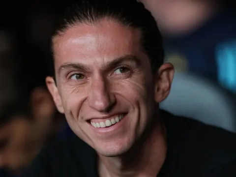 Monaco trả giá vì Filipe Luis không có bằng HLV