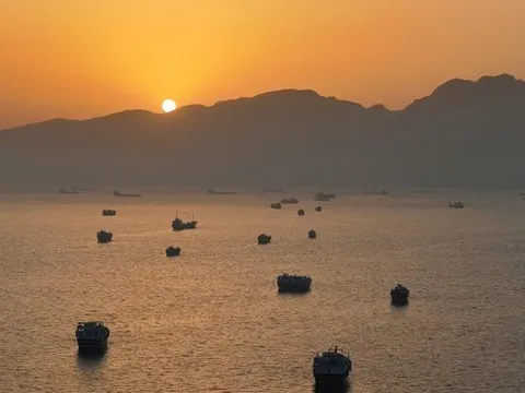 94 ngày phong tỏa eo biển Hormuz: Khi huyết mạch năng lượng thế giới vẫn chưa thể 'hồi sinh'