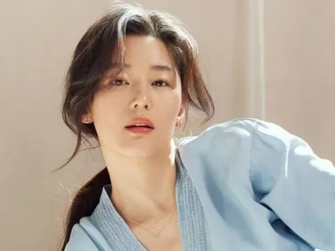 Jun Ji Hyun ăn mừng phim mới thắng lớn