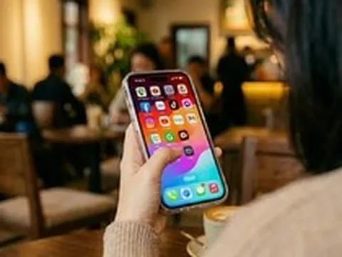 Cảnh báo nóng tới tất cả người dân khi được đề nghị chia sẻ màn hình điện thoại