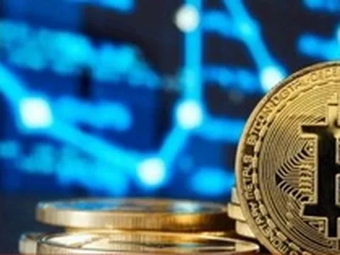 Bitcoin giảm về 62.600 USD