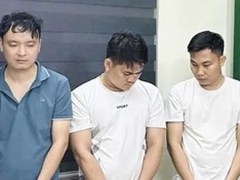 Phát hiện 3 đối tượng bán hơn 1000 chiếc điện thoại giả