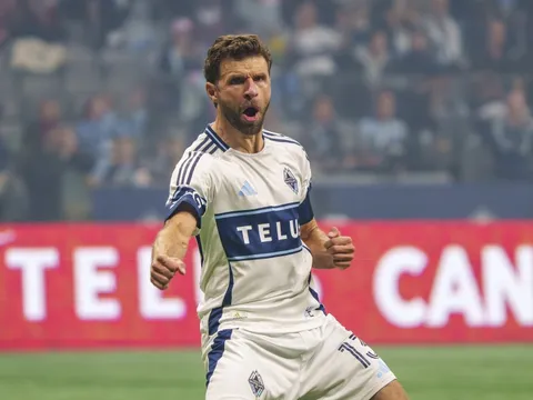 Thomas Muller ly hôn sau 16 năm chung sống