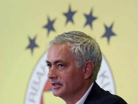 Mourinho gây náo loạn Thổ Nhĩ Kỳ