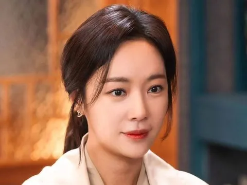 Loạt ý kiến trái chiều về sự trở lại của Hwang Jung Eum sau bê bối biển thủ 4,3 tỷ won