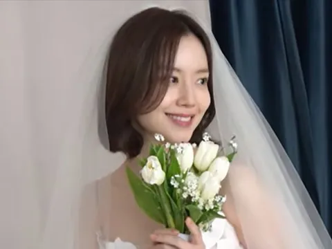 Moon Chae Won khoe loạt khoảnh khắc hậu trường buổi chụp ảnh cưới, nhan sắc cô dâu gây chú ý