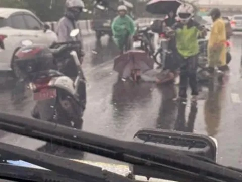 Thái Lan: Sống sót hy hữu sau khi sét đánh trúng mũ bảo hiểm