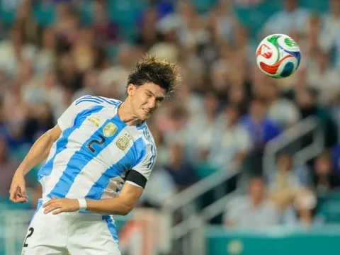 Cú sốc cho Argentina