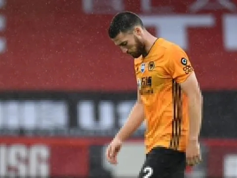 Wolves chia tay 10 cầu thủ sau cú sốc xuống hạng
