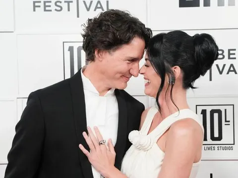 Katy Perry và Justin Trudeau công khai tình cảm