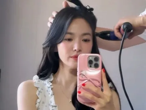 Song Hye Kyo tung ảnh khoe cận visual mướt mắt ở tuổi U50