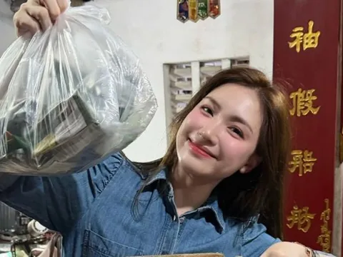 Hòa Minzy đích thân chăm sóc 'tận răng' một sao nữ Vbiz