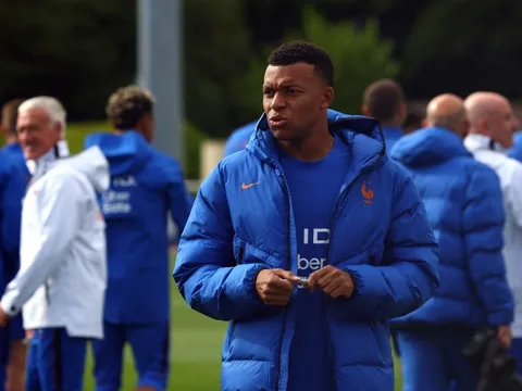 Mbappe vướng ồn ào đời tư trước World Cup