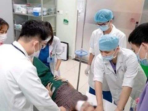 Cơn đau ngực cuối thai kỳ hé lộ nhồi máu cơ tim suýt cướp sinh mạng hai mẹ con