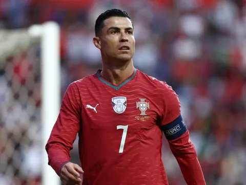 Ronaldo 'tịt ngòi', Bồ Đào Nha thắng nhọc Nigeria