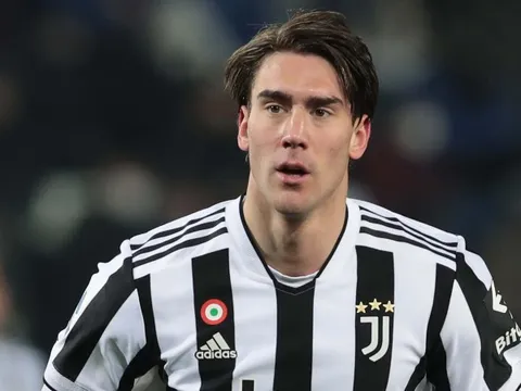 Tình cảnh éo le của Vlahovic
