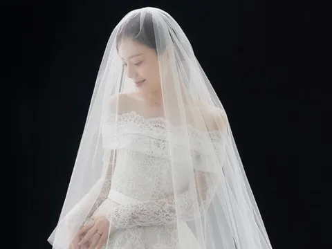 Moon Chae Won khoe ảnh cưới trước thềm hôn lễ
