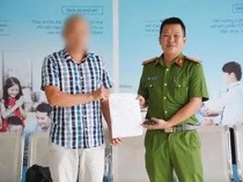 Tài khoản phát sinh giao dịch 499.999.999 đồng, thiếu tá công an lập tức liên hệ người phụ nữ SN 1978