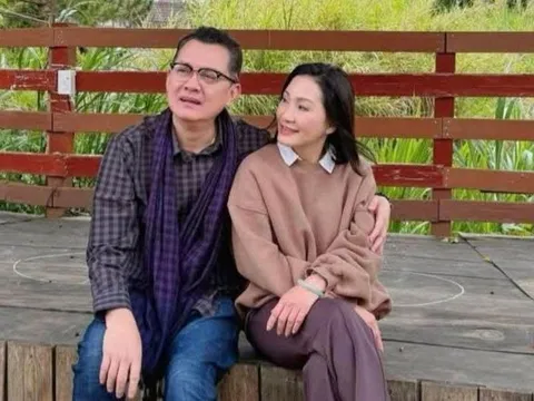 Nghệ sĩ Hữu Châu bày tỏ với Hồng Đào
