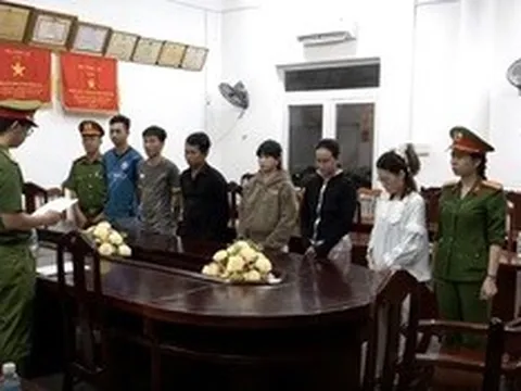Bắt 6 đối tượng tiếp tay đường dây lừa đảo, chiếm đoạt gần 29,8 tỷ đồng