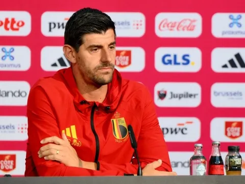 Courtois nhớ về mâu thuẫn trước ngày tái ngộ Mourinho