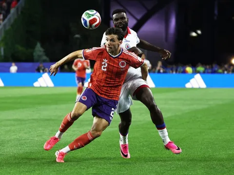 Tuyển Scotland tạm xếp trên Brazil sau lượt trận đầu