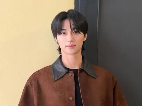 Vừa công bố, fan meeting của Byeon Woo Seok đã hết sạch vé