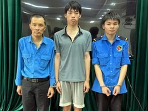 Vụ chém người vì thắc mắc tiền gửi xe: Bắt khẩn cấp 3 bảo vệ