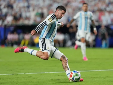 Người hùng thầm lặng sau cú hat-trick của Messi