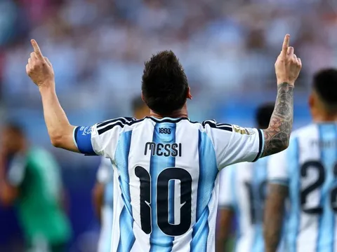 Những nghi ngờ ngớ ngẩn về Messi